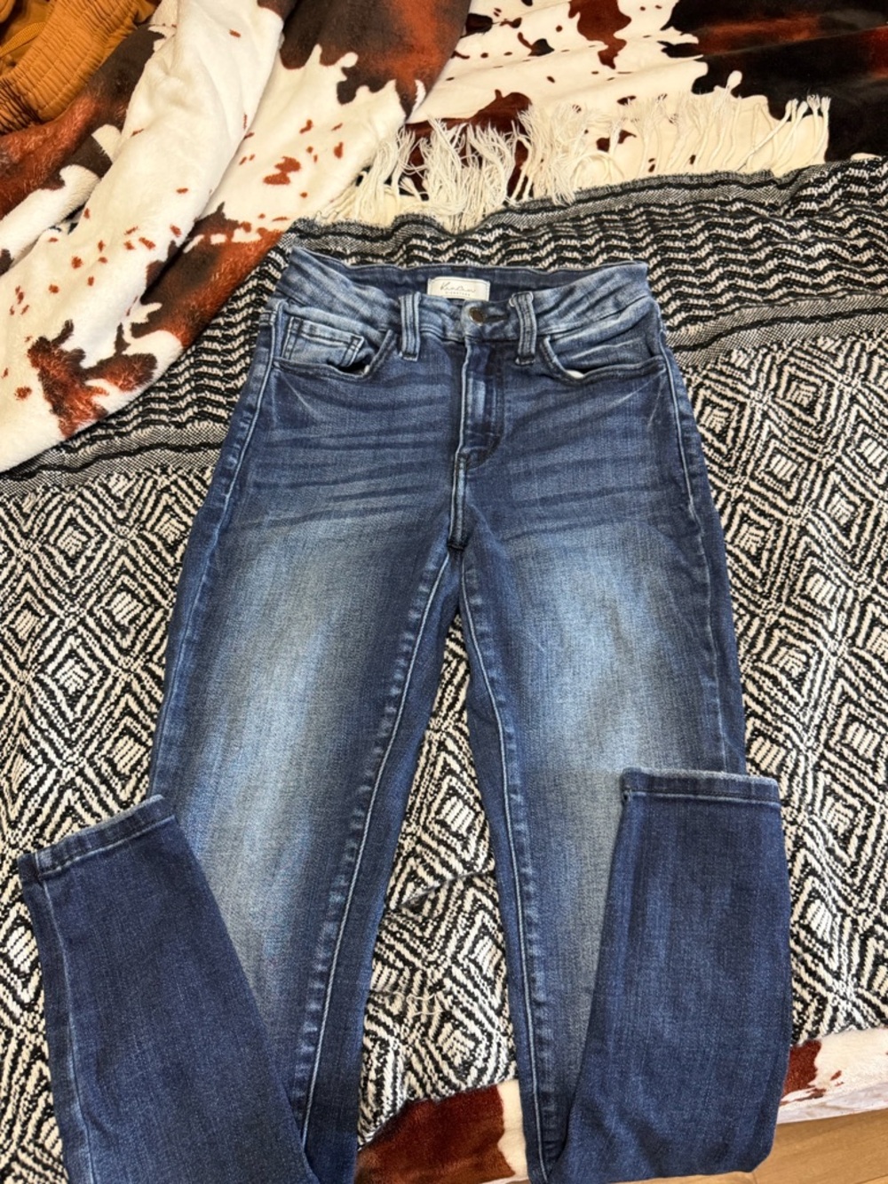 KanCan Women's Skinny Jeans in Medium Blue Wash
